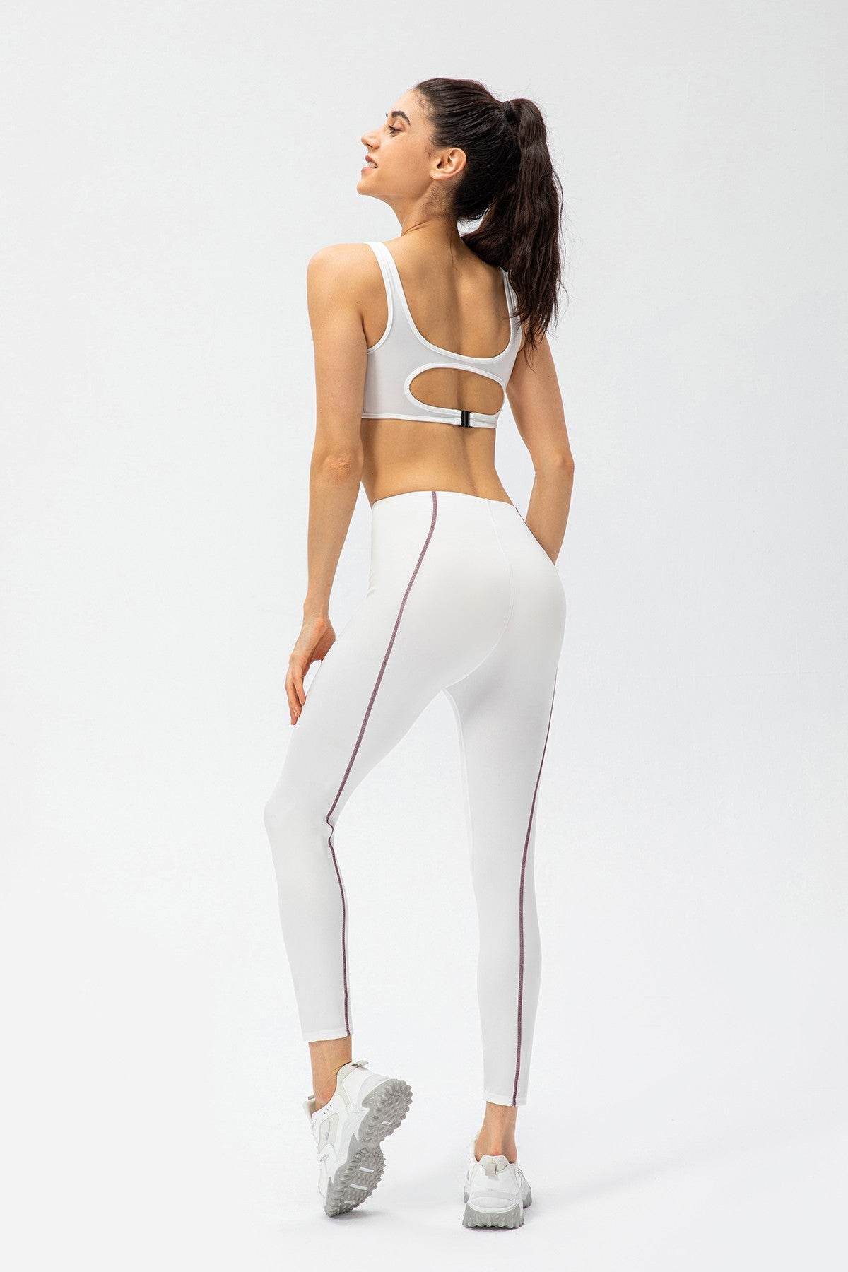 Contrast Trim Back Cutout Sports Bra
