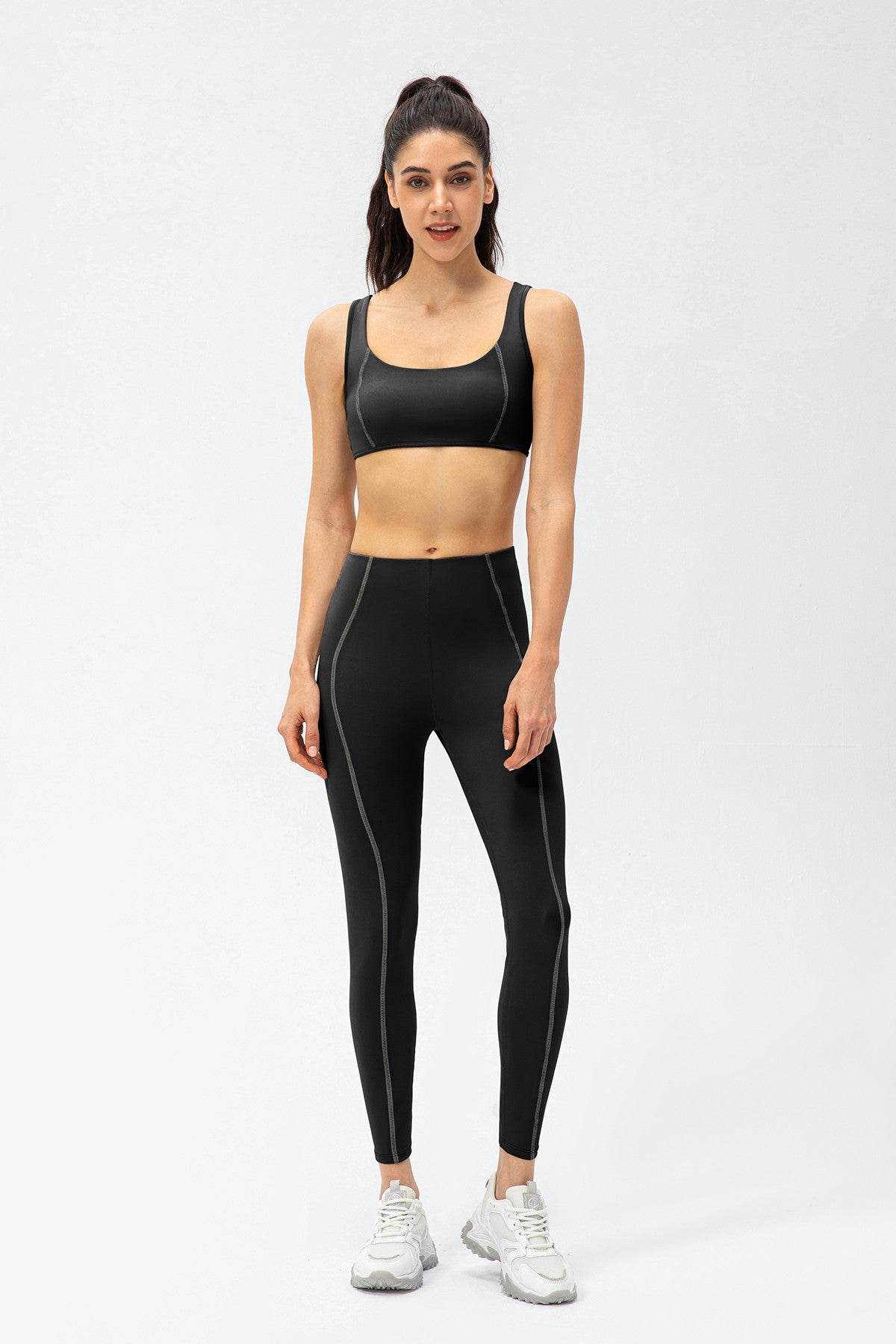Contrast Trim Back Cutout Sports Bra