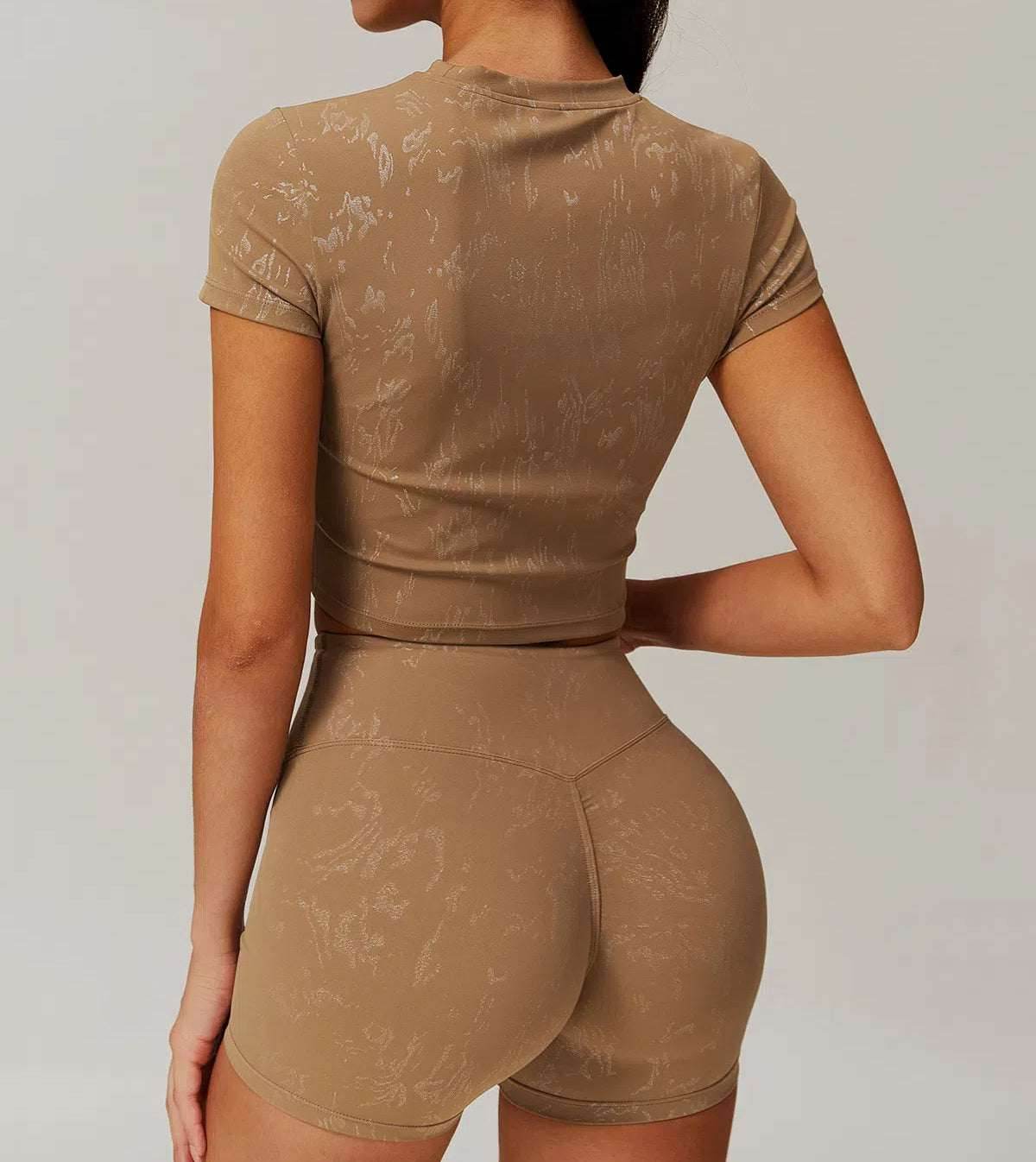 Short Sleeve Yoga Cropped T-Shirt With Gold Blocking Pattern