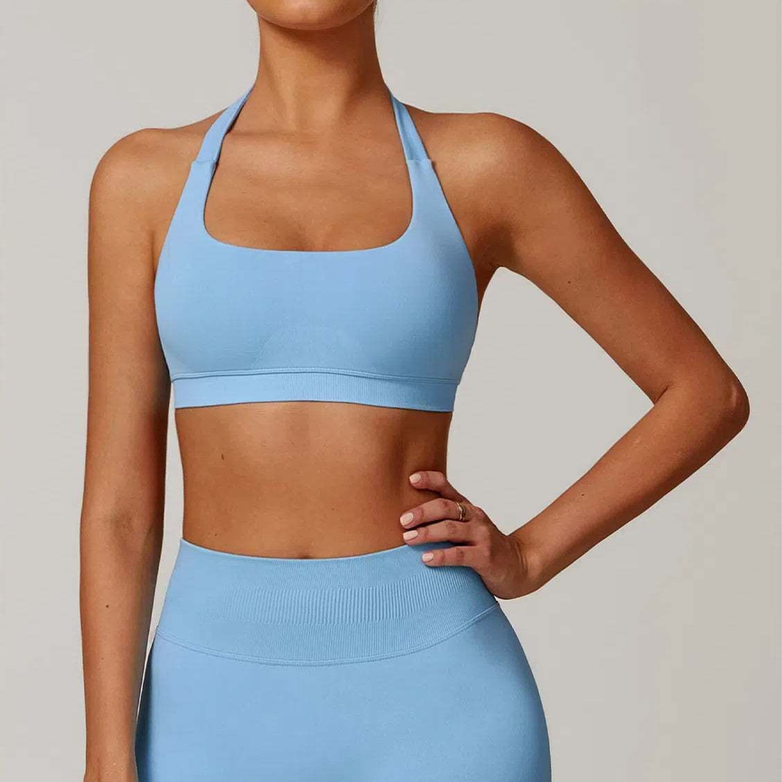 Seamless Halter Sports Bra | Ideal for Workouts & Everyday Wear