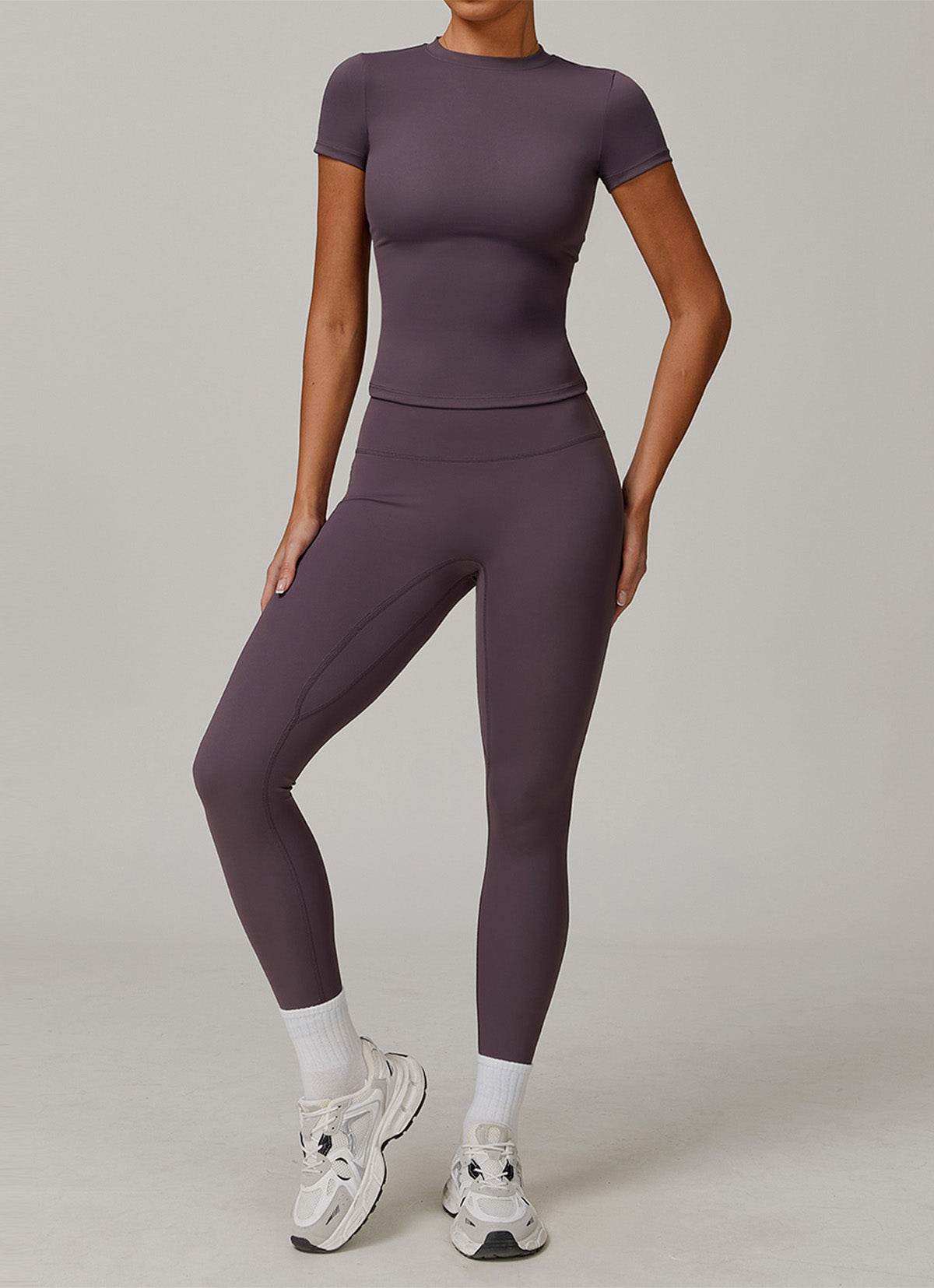 Sports Wear with Short Sleeve T-Shirt and Leggings