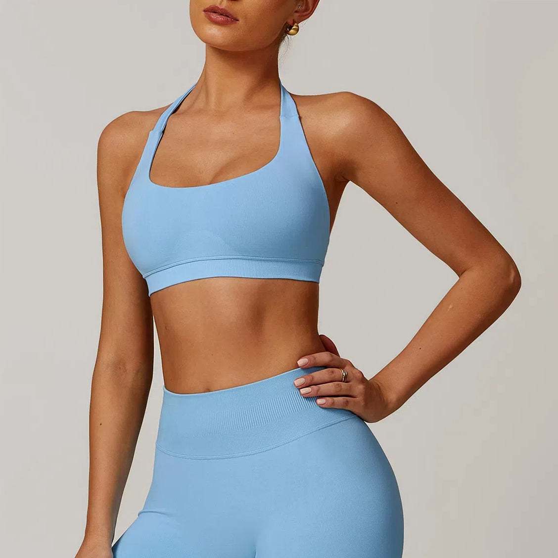 Seamless Halter Sports Bra | Ideal for Workouts & Everyday Wear