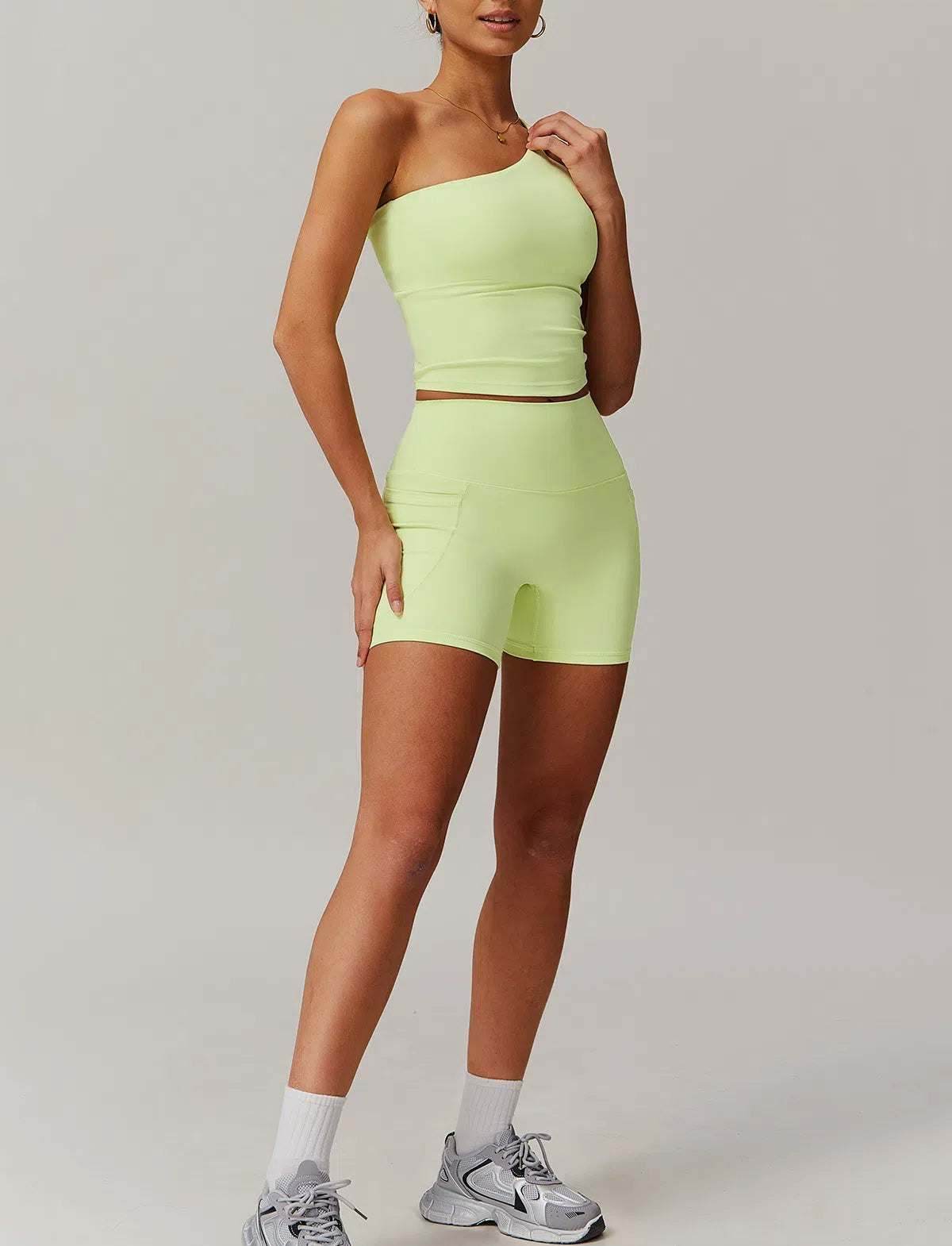 Solid Yoga Set with One Shoulder Tank Top and Short
