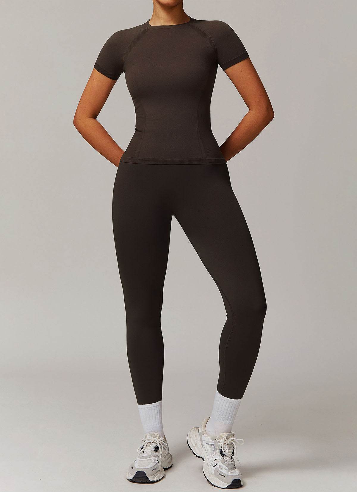 Yoga Wear Set with Short Sleeve T-Shirt and Legging -