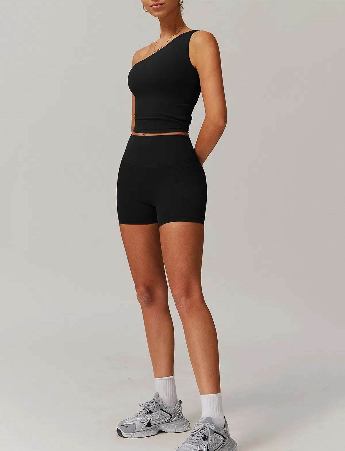 Solid Yoga Set with One Shoulder Tank Top and Short