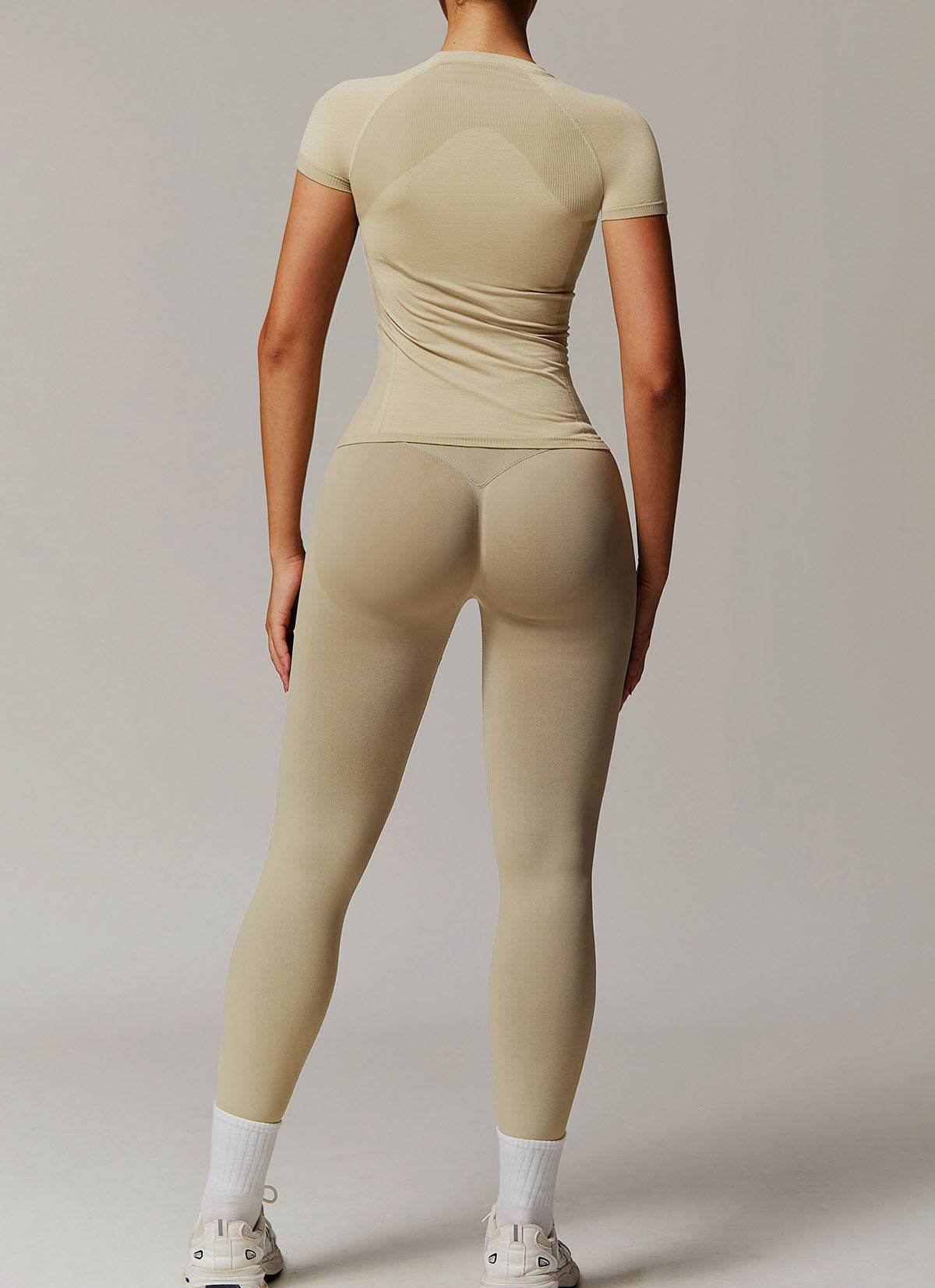 Yoga Wear Set with Short Sleeve T-Shirt and Legging
