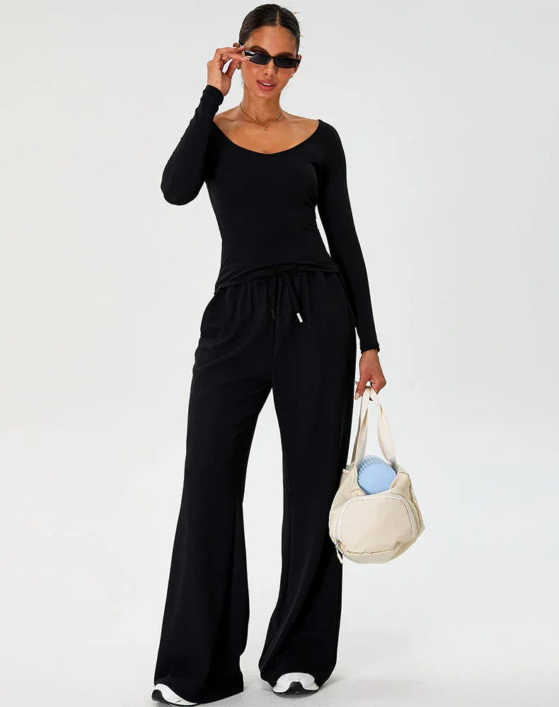 Activewear Set with Curved Neckline Top and Sweatpant