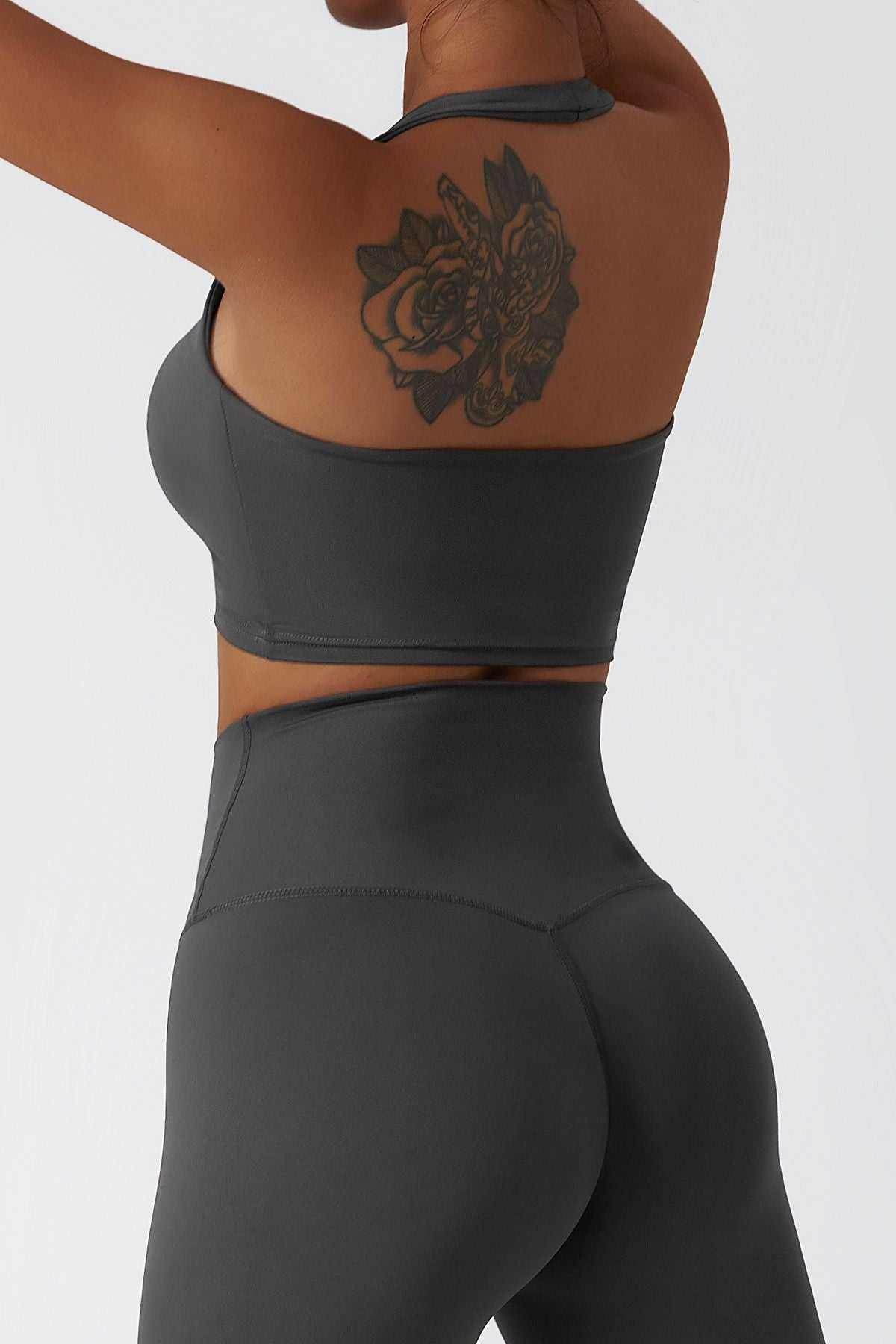 Halter Neckline Backless Sports Bra -