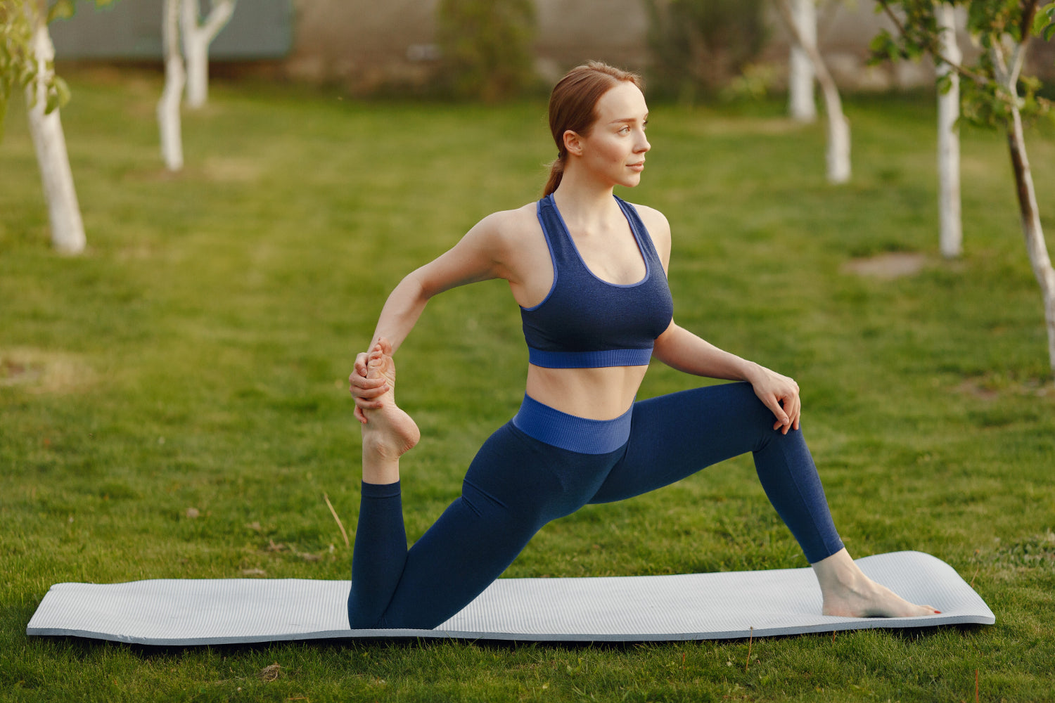 What colors hide sweat best during hot yoga - CRAVEBYFW