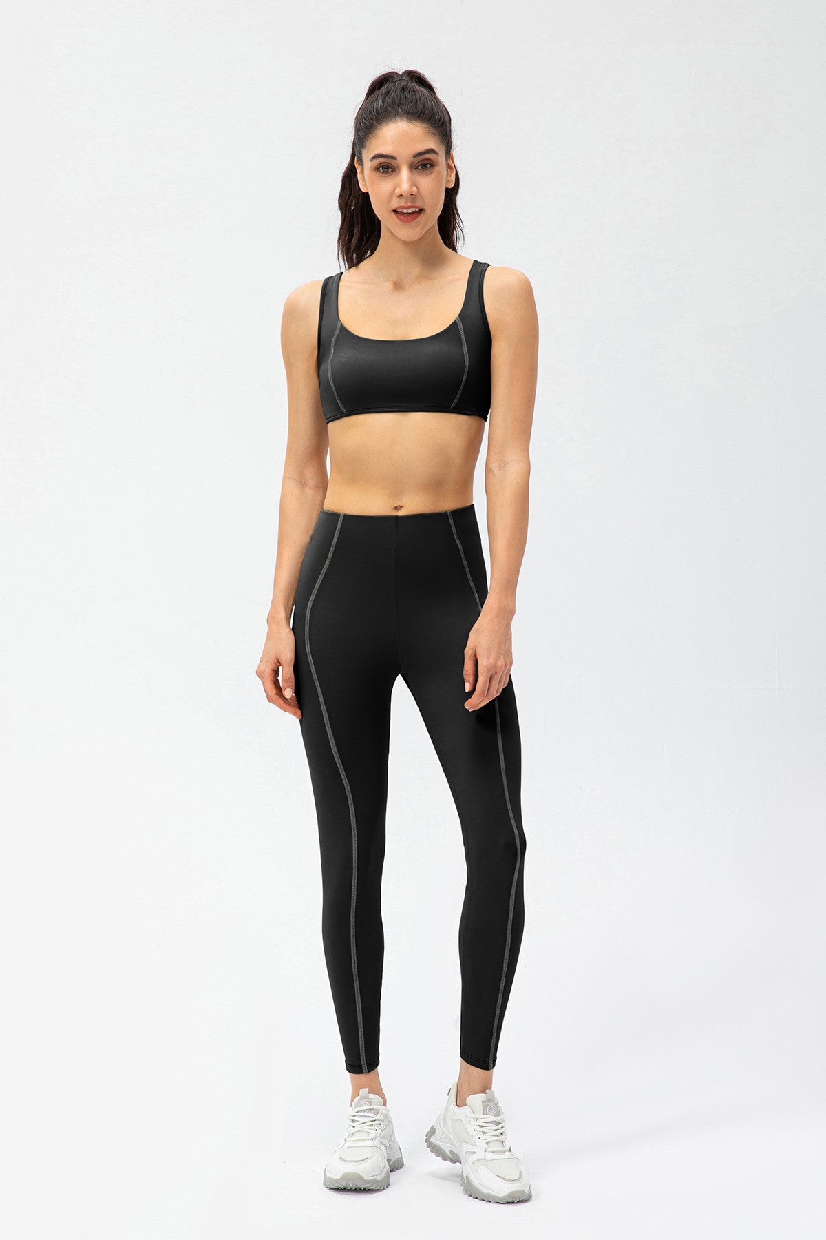 Contrast Trim Back Cutout Sports Bra – Stylish &amp; Supportive Activewear