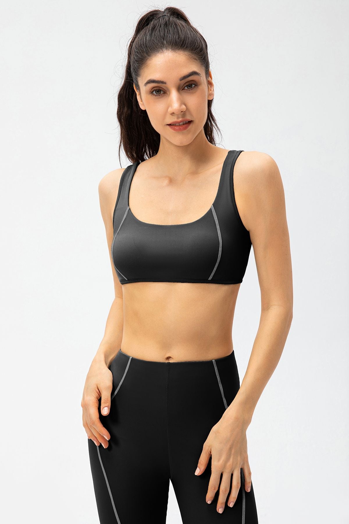 Contrast Trim Back Cutout Sports Bra – Stylish &amp; Supportive Activewear