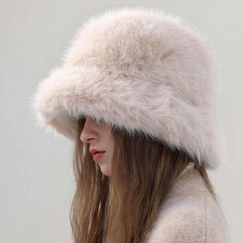 Faux Fur Bucket Hat | Cozy &amp; Stylish for a Chic Winter Look