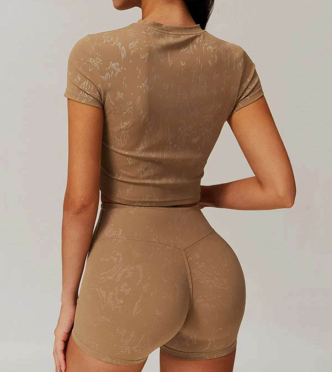 Short Sleeve Yoga Cropped T-Shirt With Gold Blocking Pattern