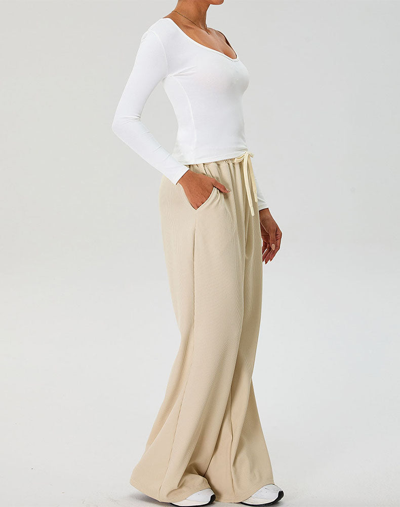 Activewear Set with Curved Neckline Top and Sweatpant