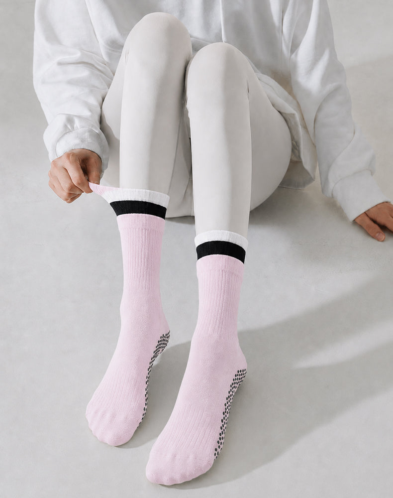 Non Slip Yoga Pilates Socks with Grips