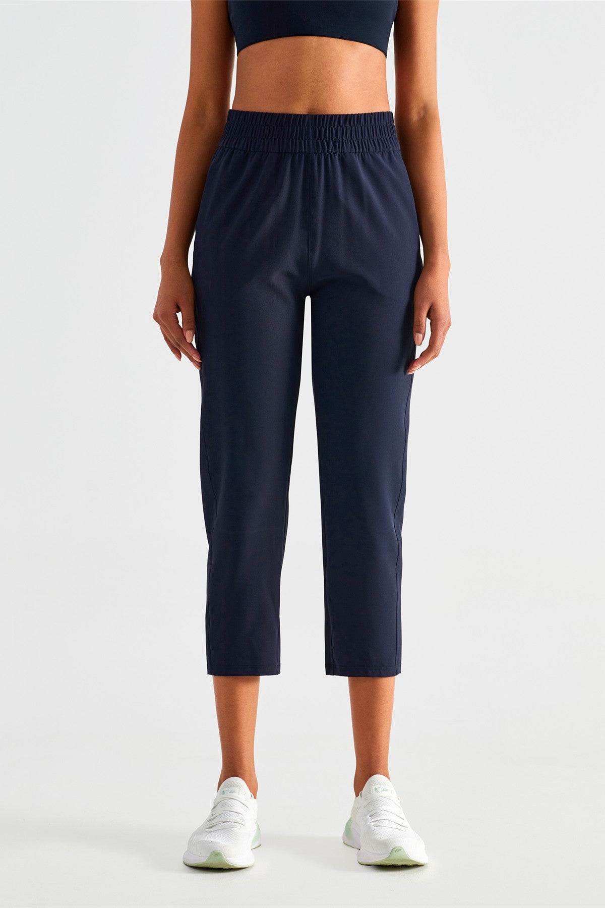 Tapered Crop Pants with Pockets