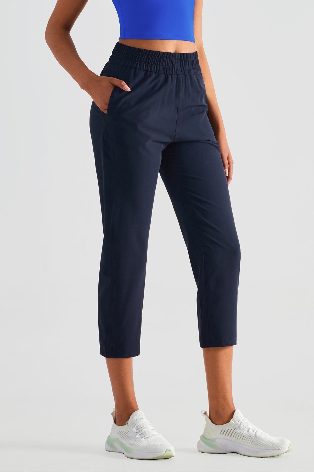 Tapered Crop Pants with Pockets