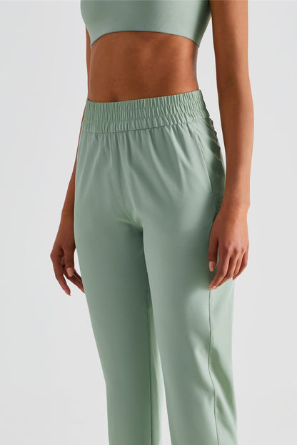 Tapered Crop Pants with Pockets