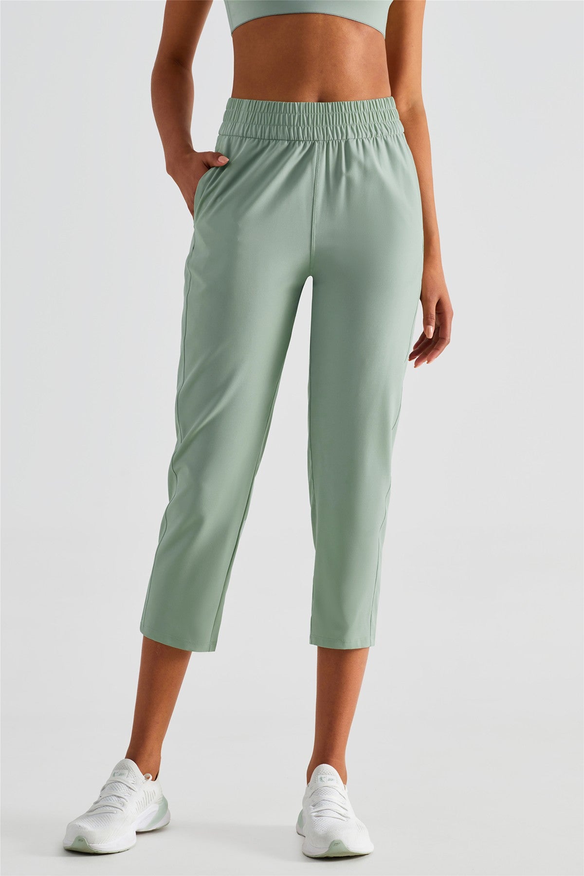 Tapered Crop Pants with Pockets