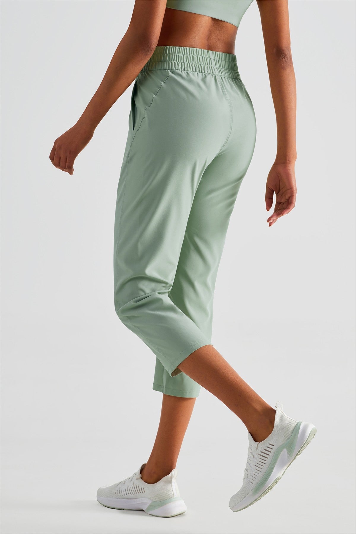 Tapered Crop Pants with Pockets