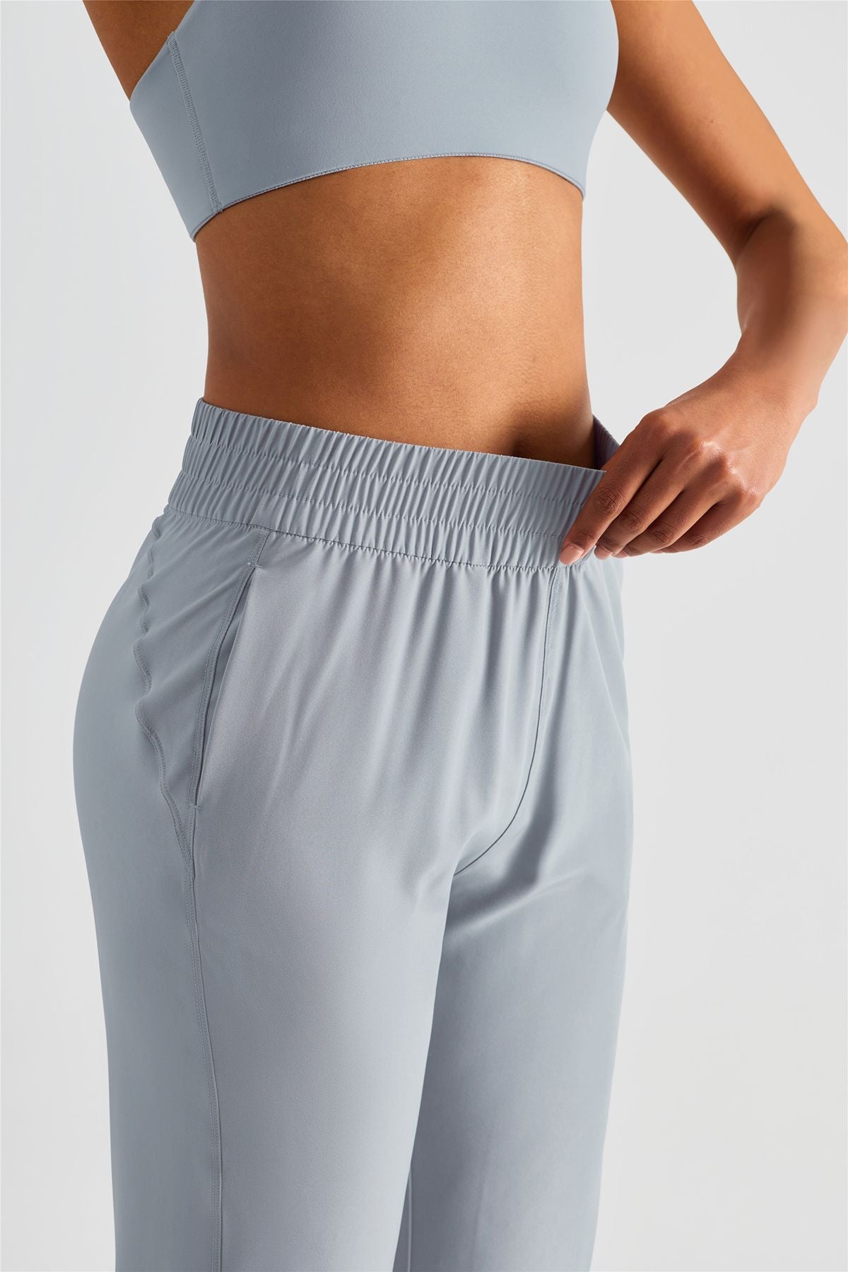 Tapered Crop Pants with Pockets