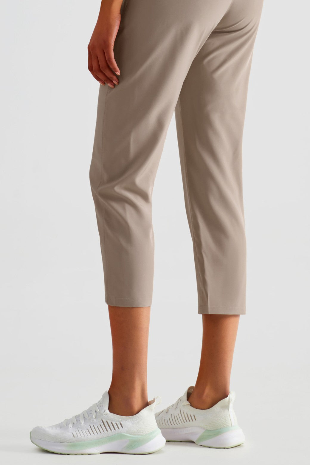 Tapered Crop Pants with Pockets