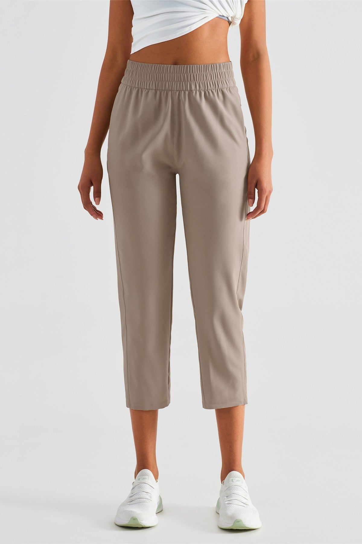 Tapered Crop Pants with Pockets