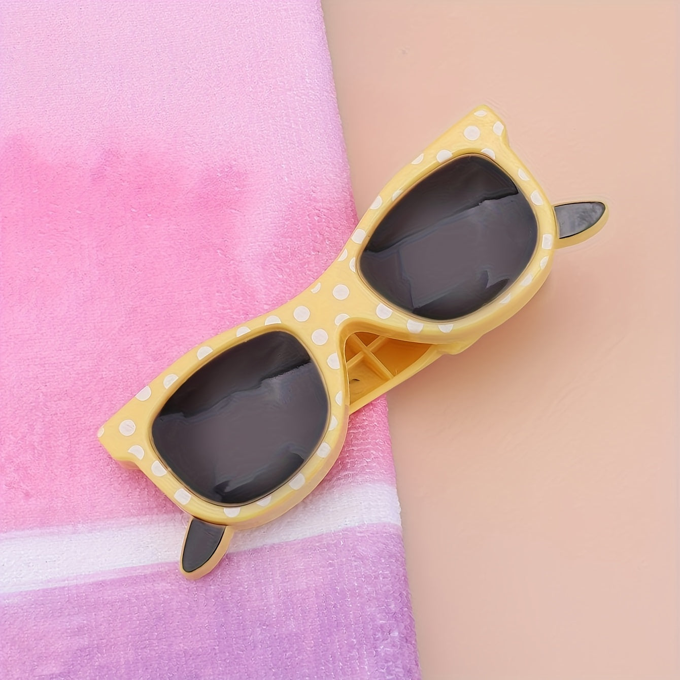 Sunglasses Shape Beach Towel Clips