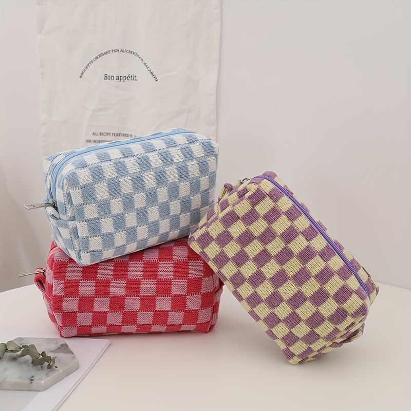 Checkered Knitted Cosmetic Bag