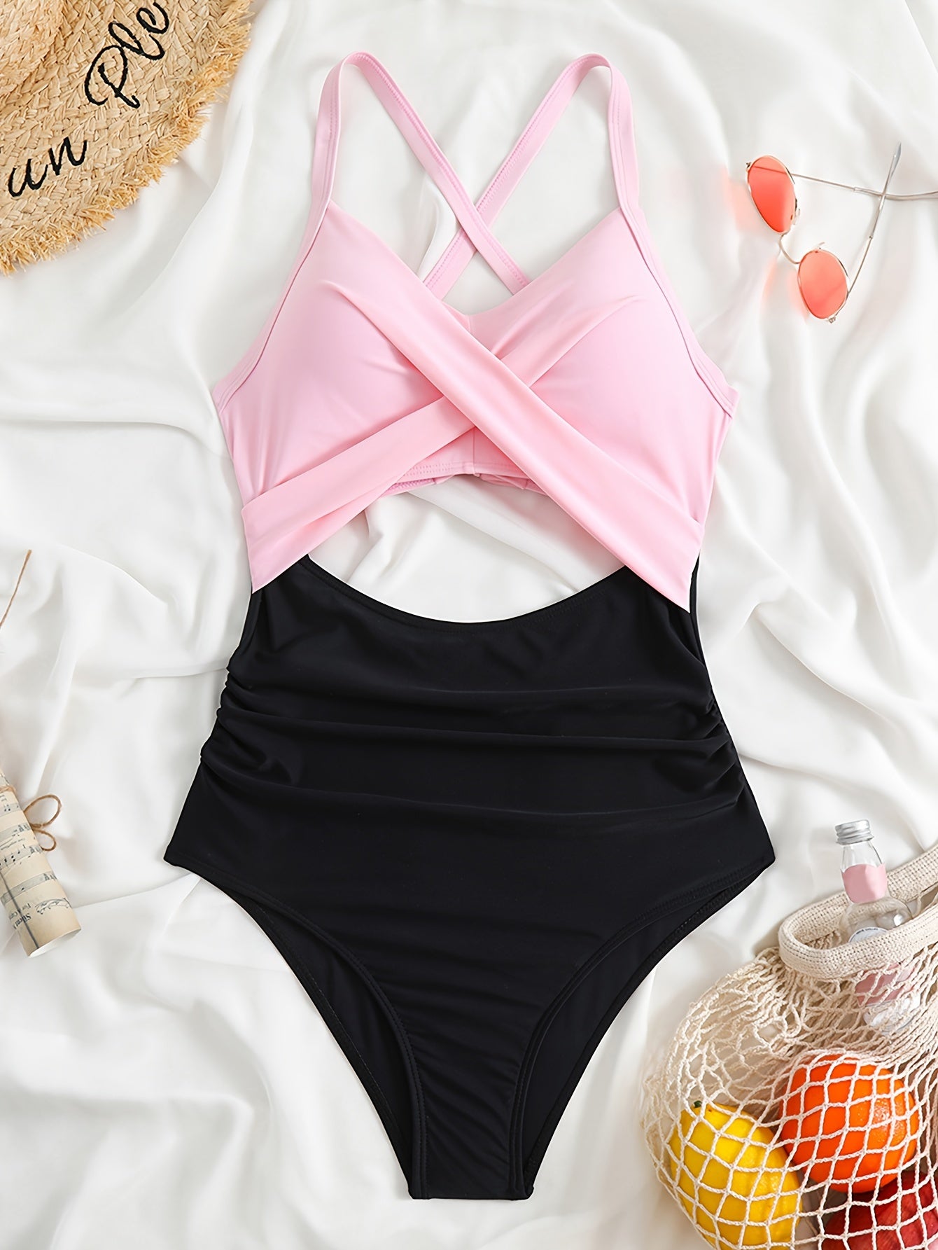 Color Block Twist Cut Out Stretchy One-piece Swimsuit