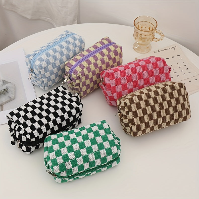 Checkered Knitted Cosmetic Bag