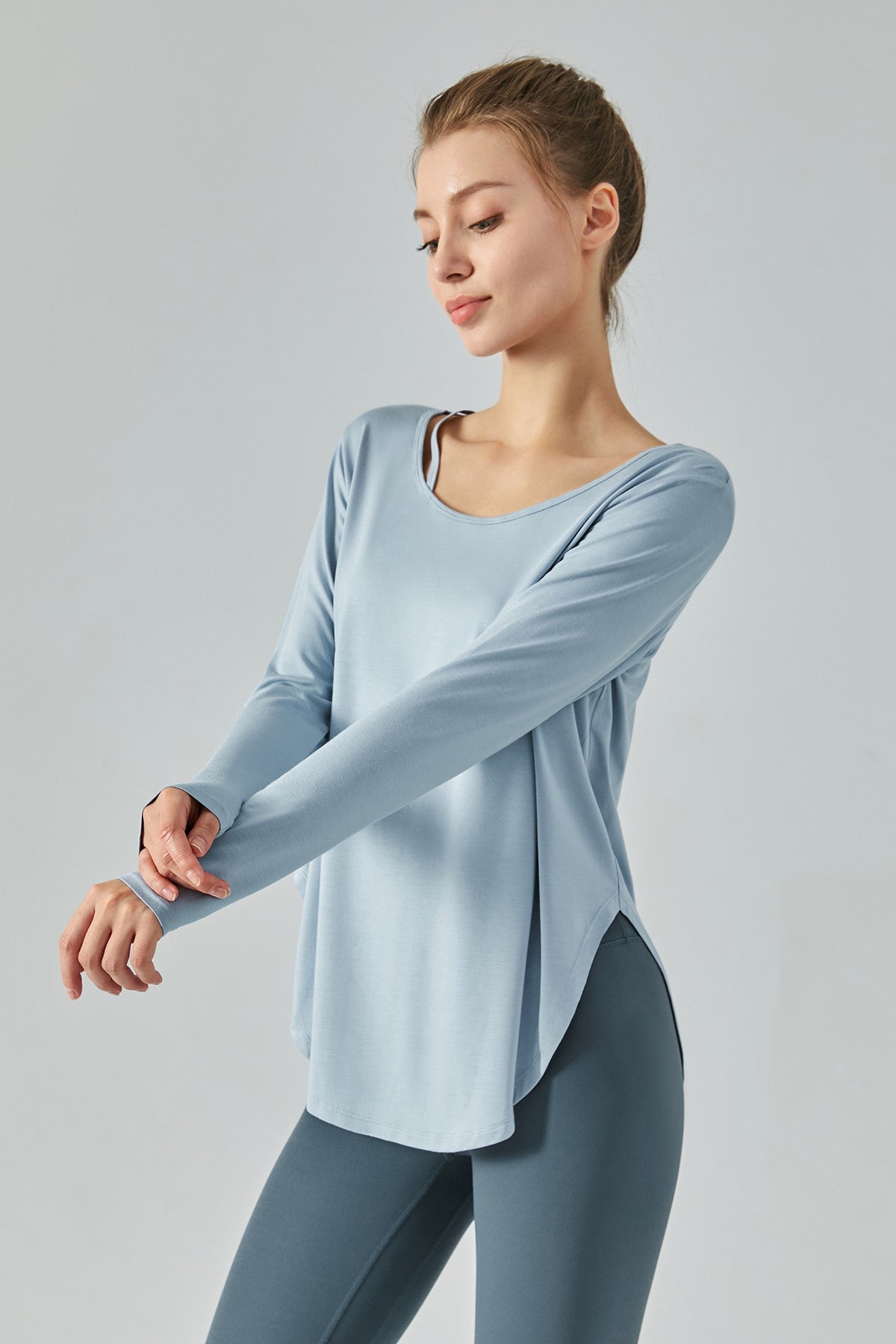 Crew Neck Long Sleeve Curved Hem Tops for Stylish Comfort and Fit