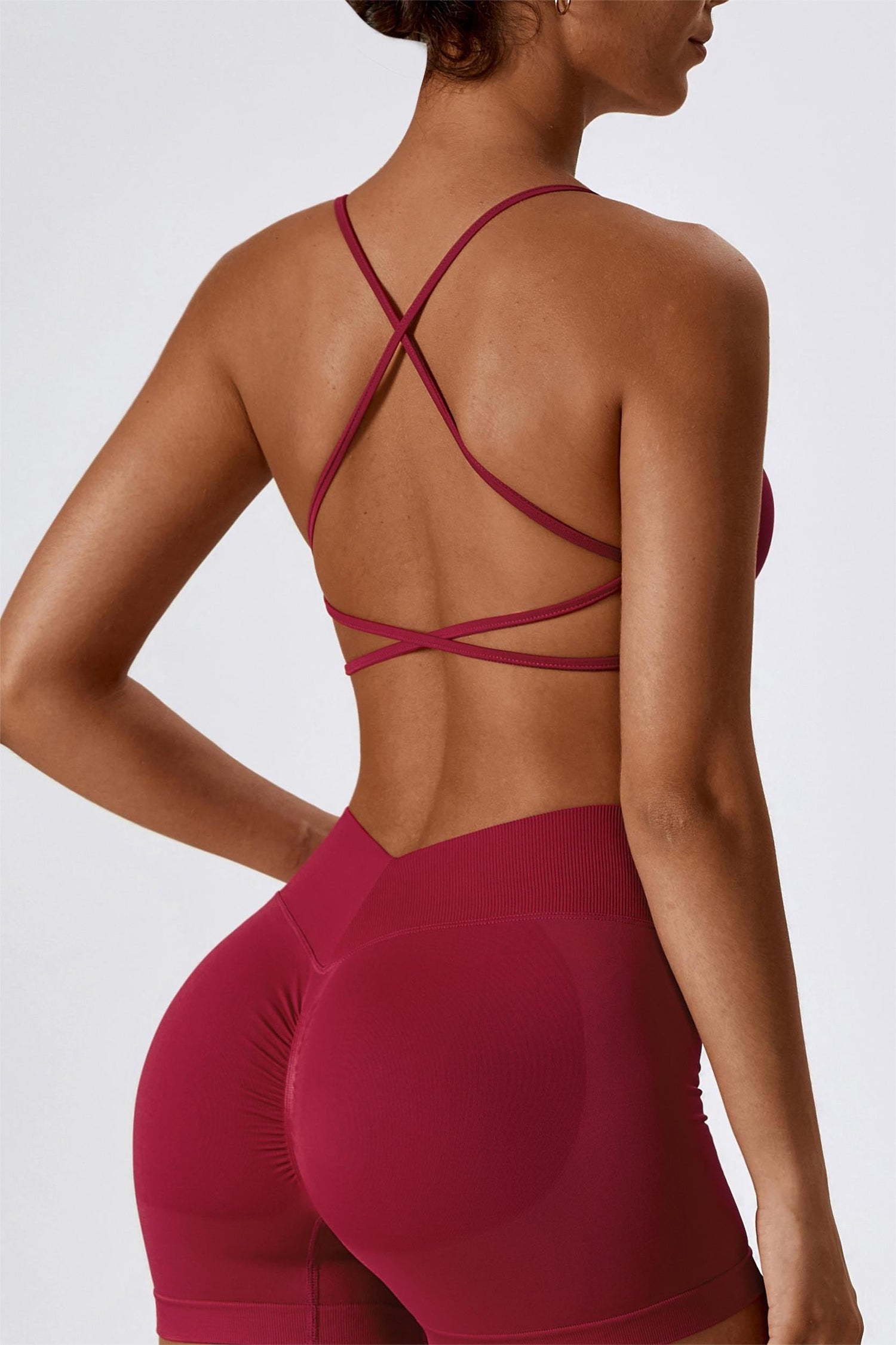 Strappy Back Seamless Sports Bra - Fashionable Fitness Choice 