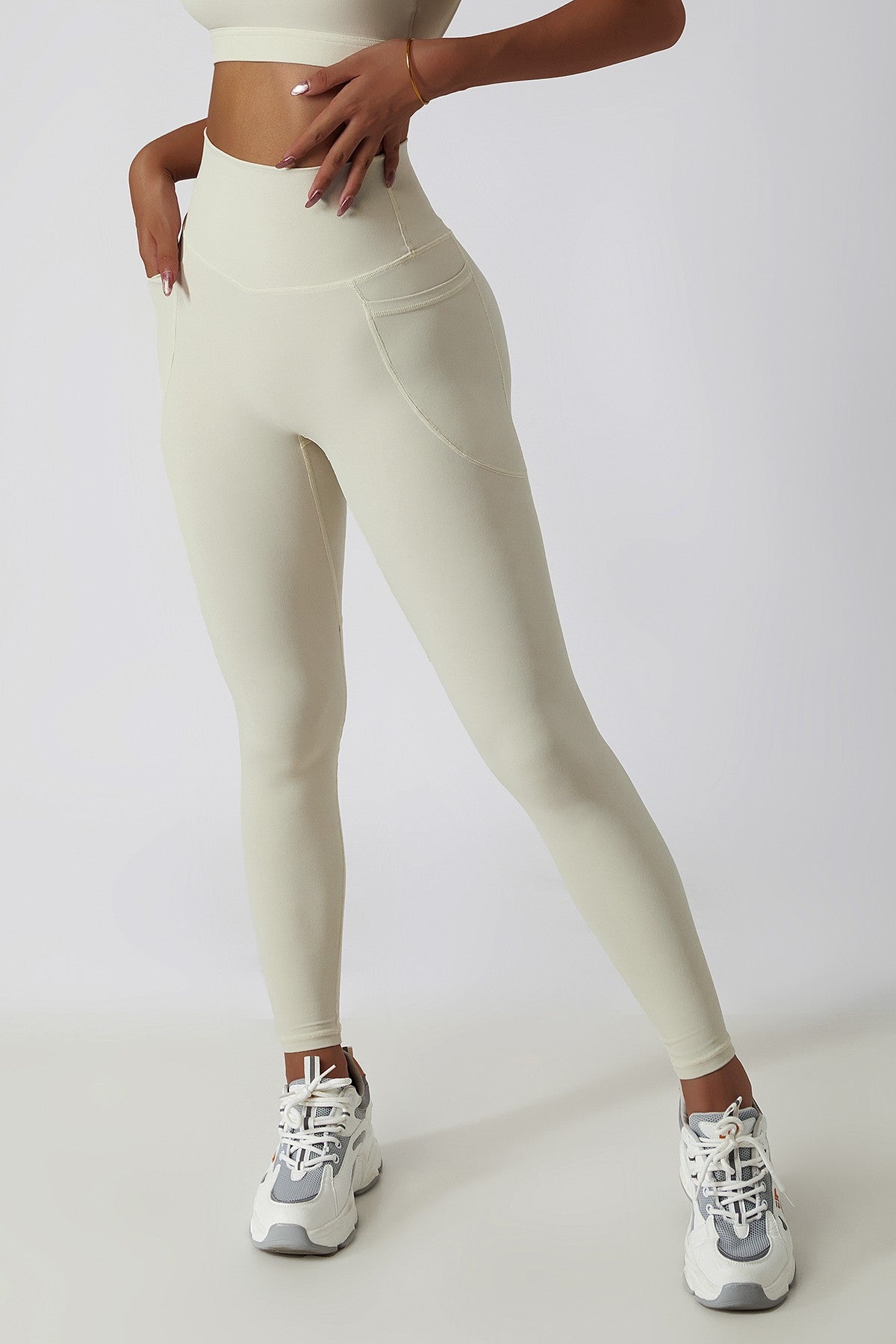 Cloud-Soft Workout Leggings with Pockets - Comfort &amp; Convenience 