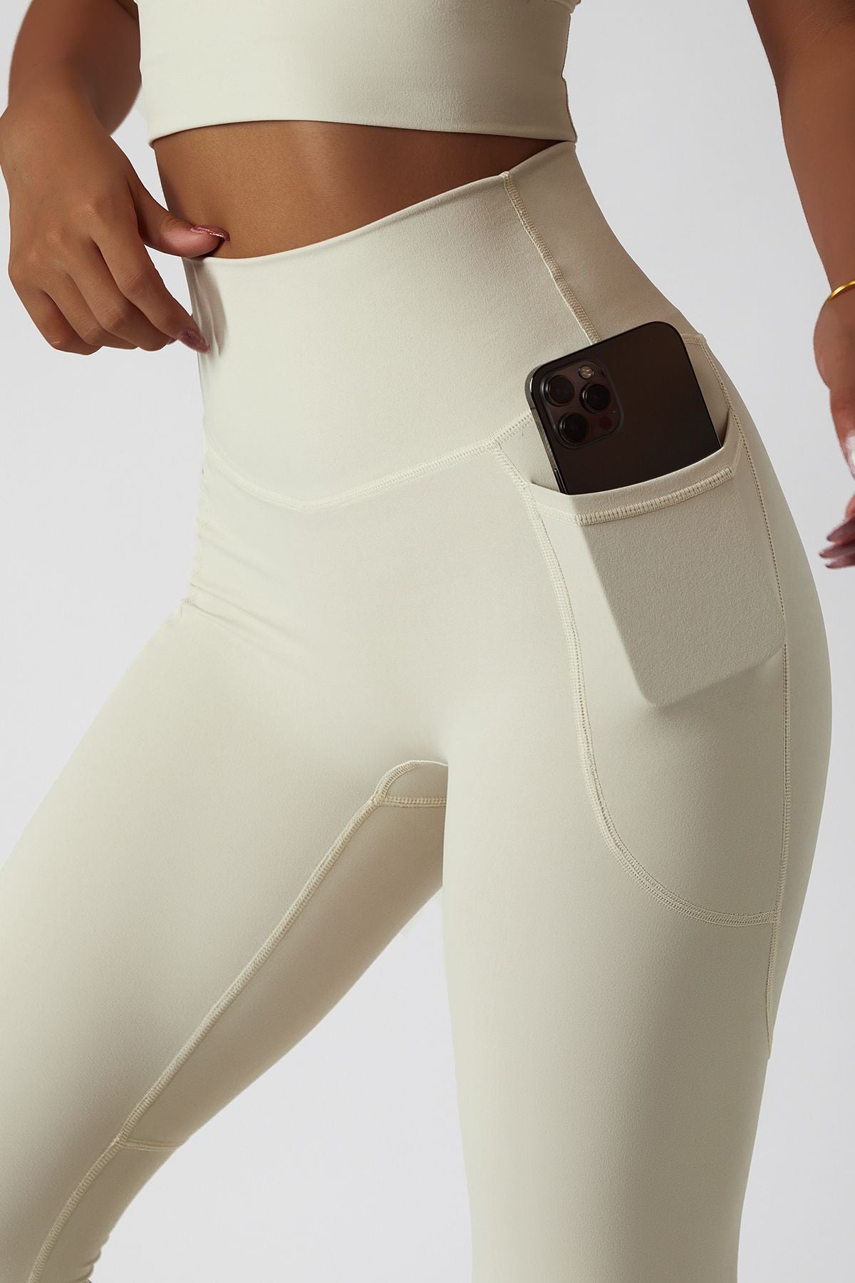 Cloud-Soft Workout Leggings with Pockets - Comfort &amp; Convenience 