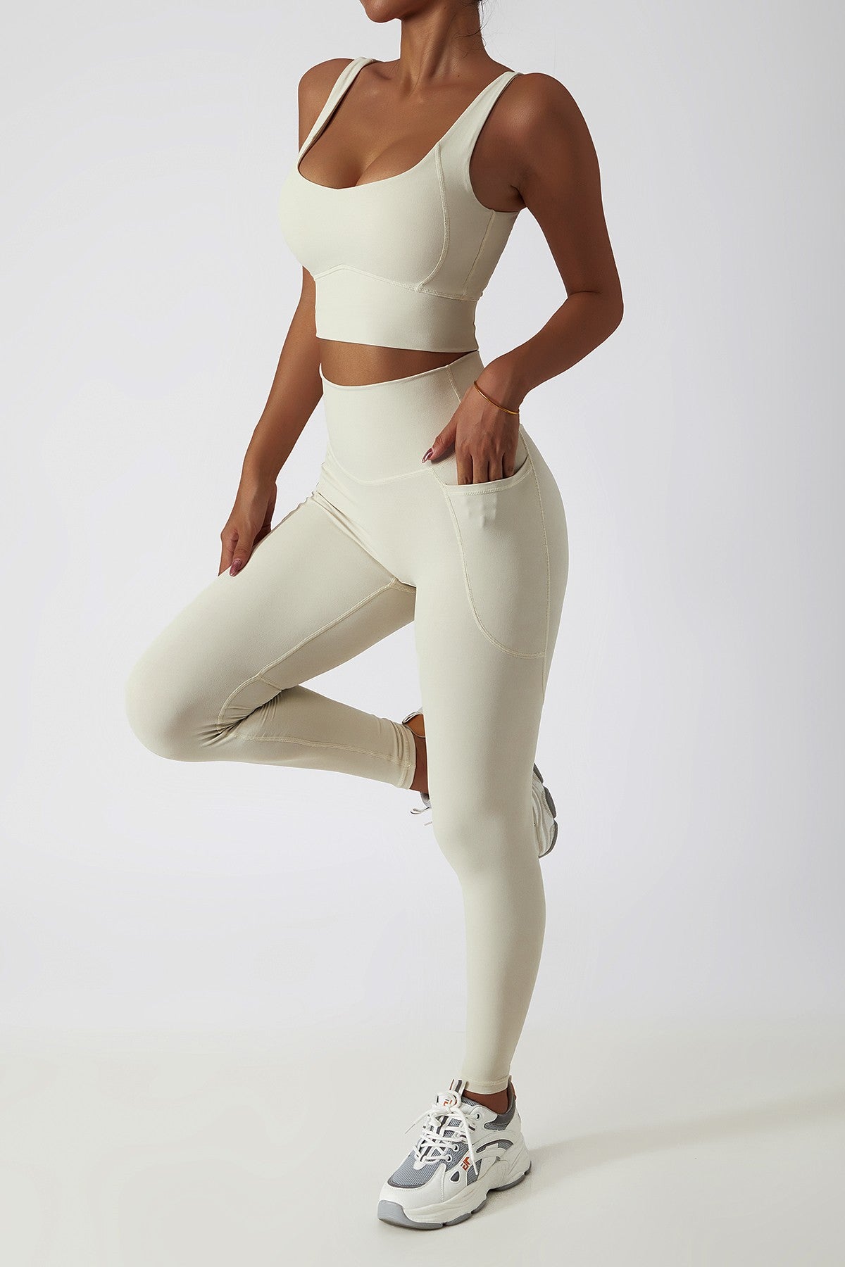 Cloud-Soft Workout Leggings with Pockets - Comfort &amp; Convenience 