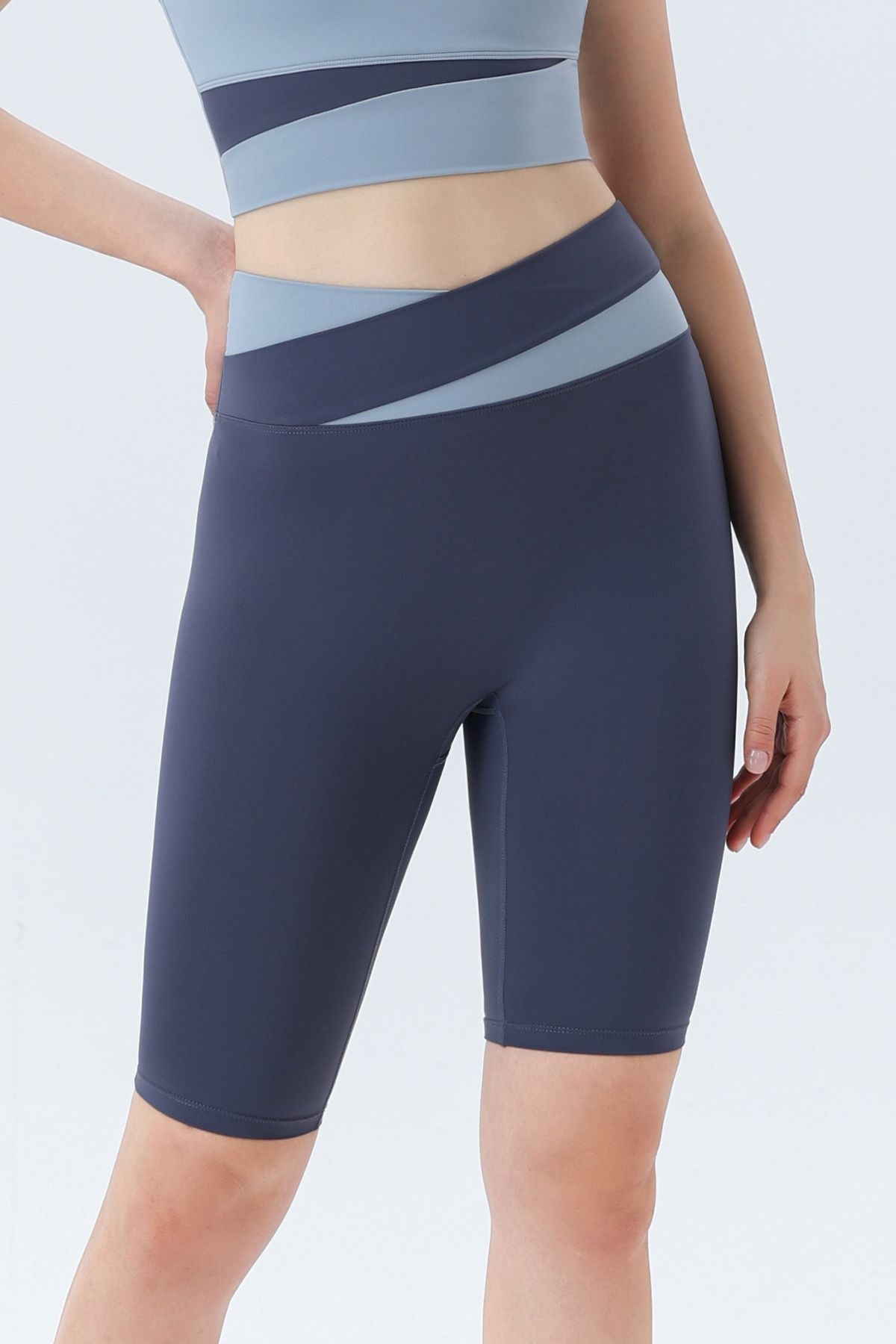 Color-block Crossover Biker Shorts