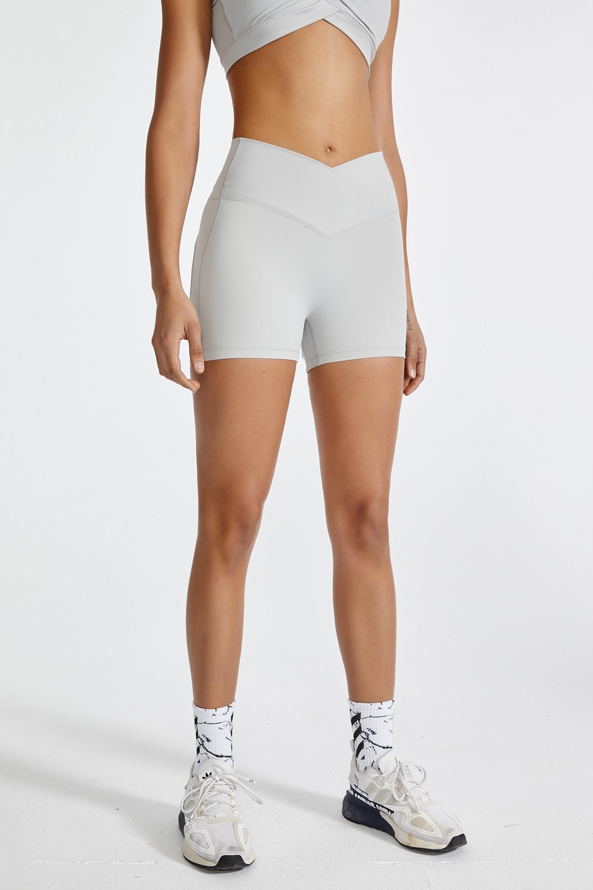 High-Rise Workout Crossover Waistband Shorts for Comfort and Style