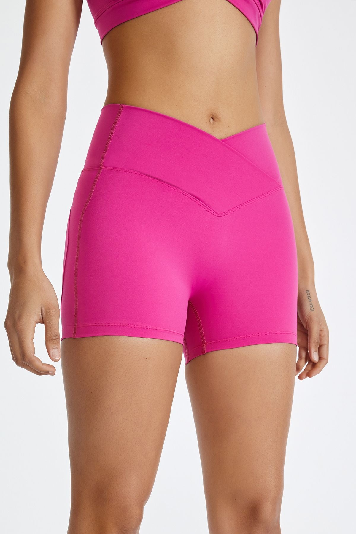 High-Rise Workout Crossover Waistband Shorts for Comfort and Style