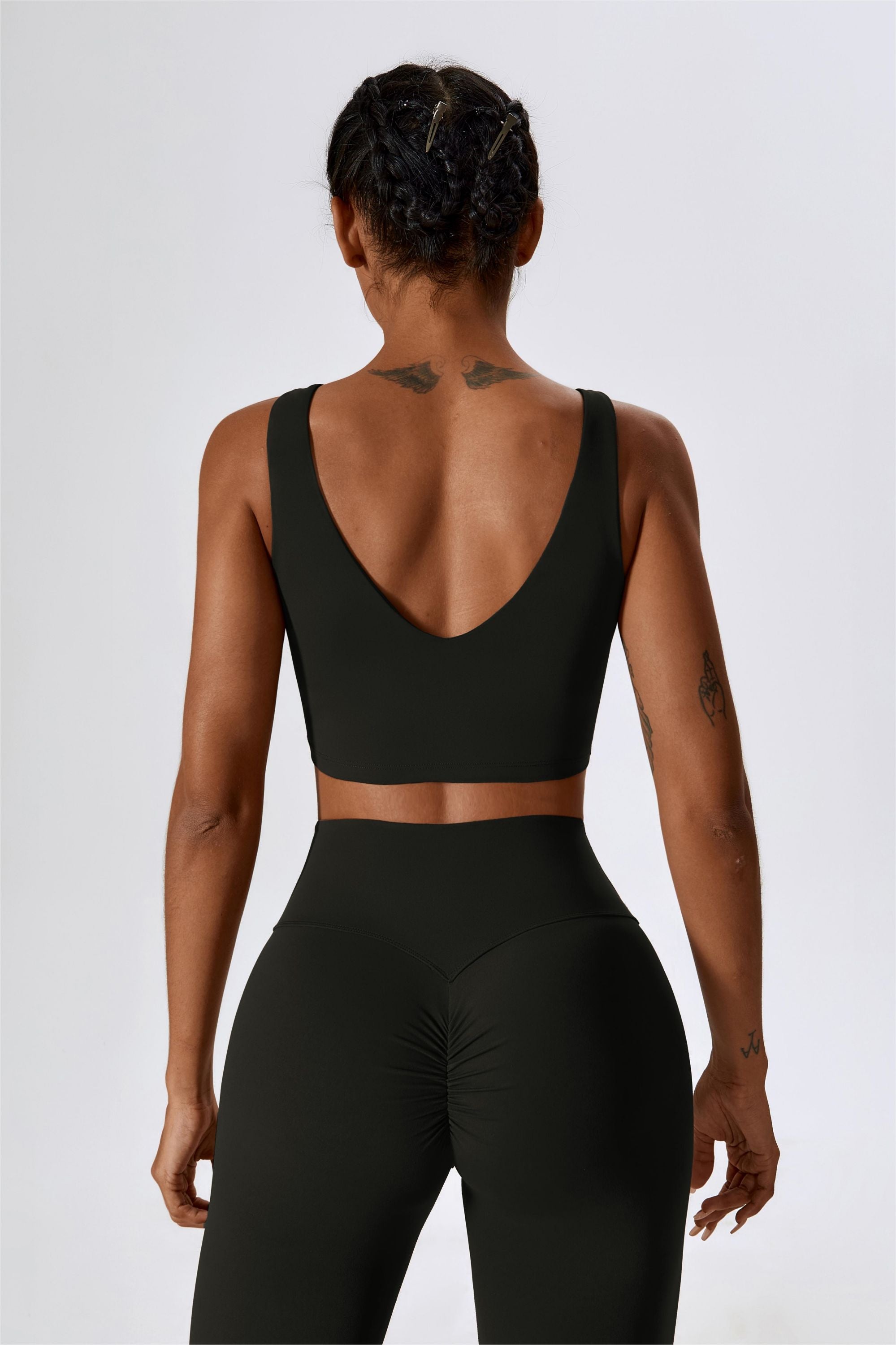 Deep Plunge Backless Tank Top - Stylish and Sporty Workout Wear