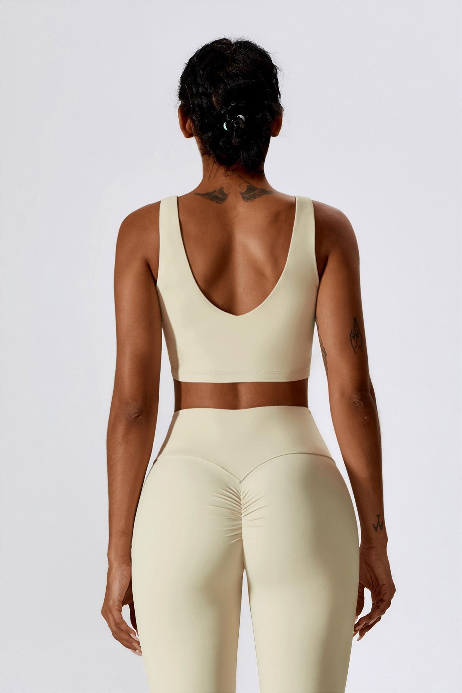 Deep Plunge Backless Tank Top - Stylish and Sporty Workout Wear