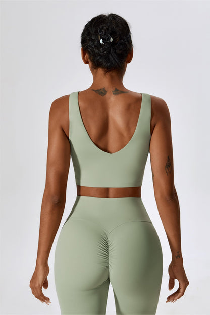 Deep Plunge Backless Tank Top - Stylish and Sporty Workout Wear