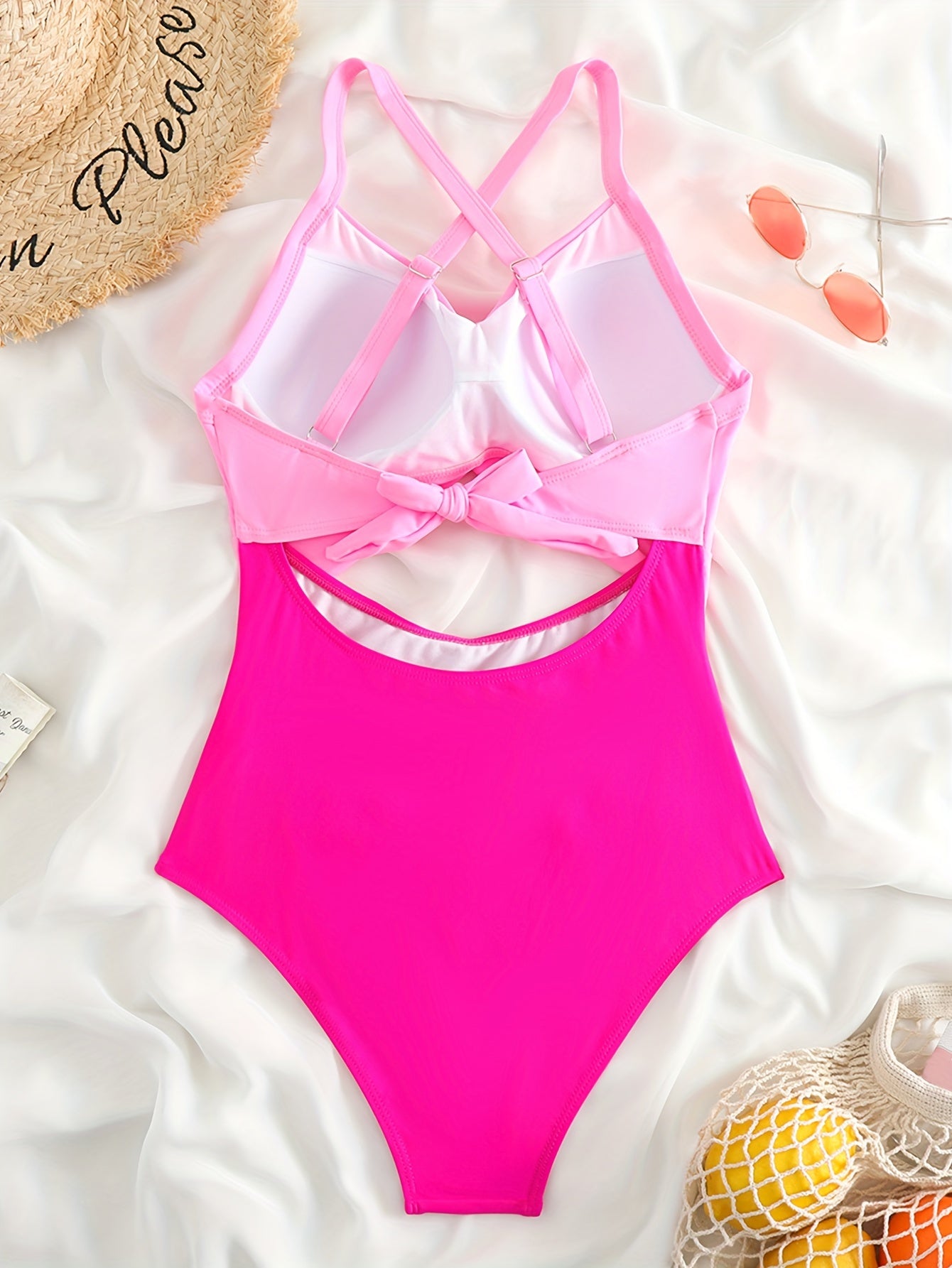 Color Block Twist Cut Out Stretchy One-piece Swimsuit