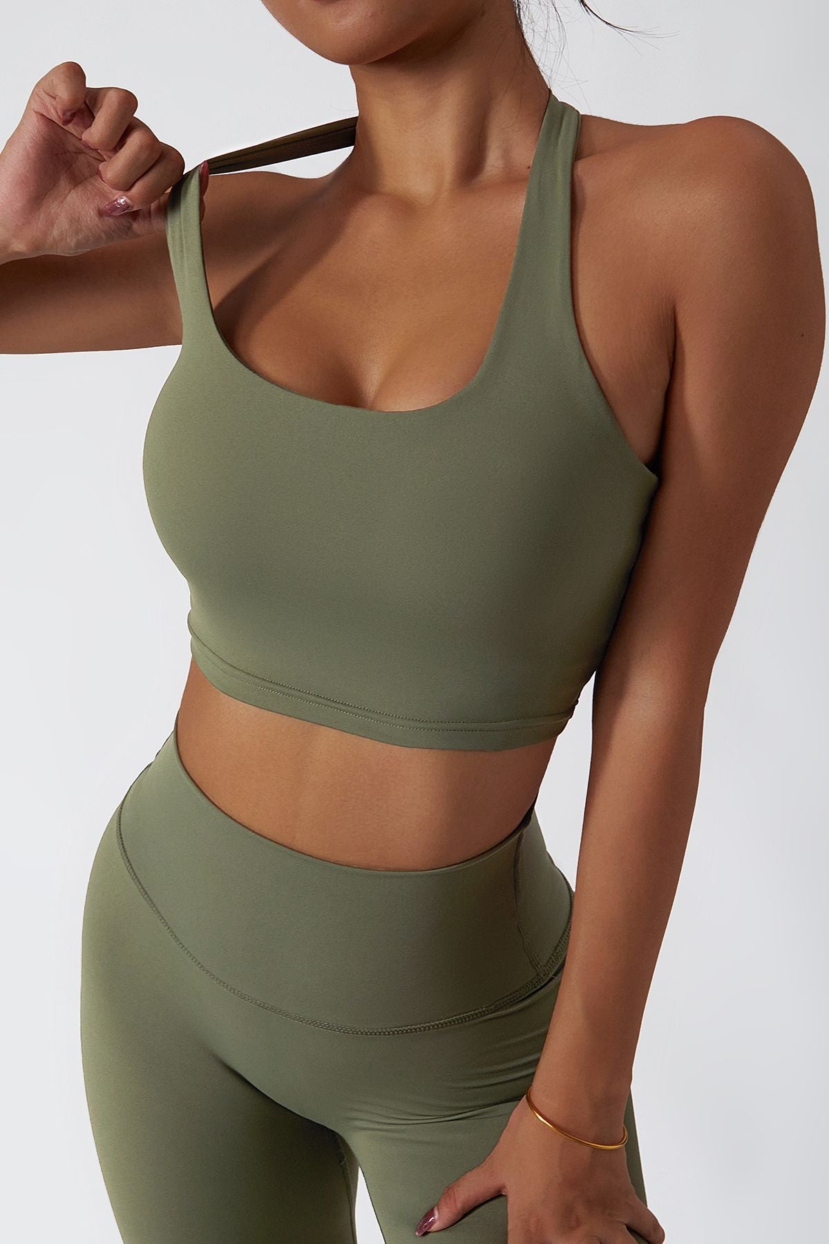 Halter Neckline Backless Sports Bra