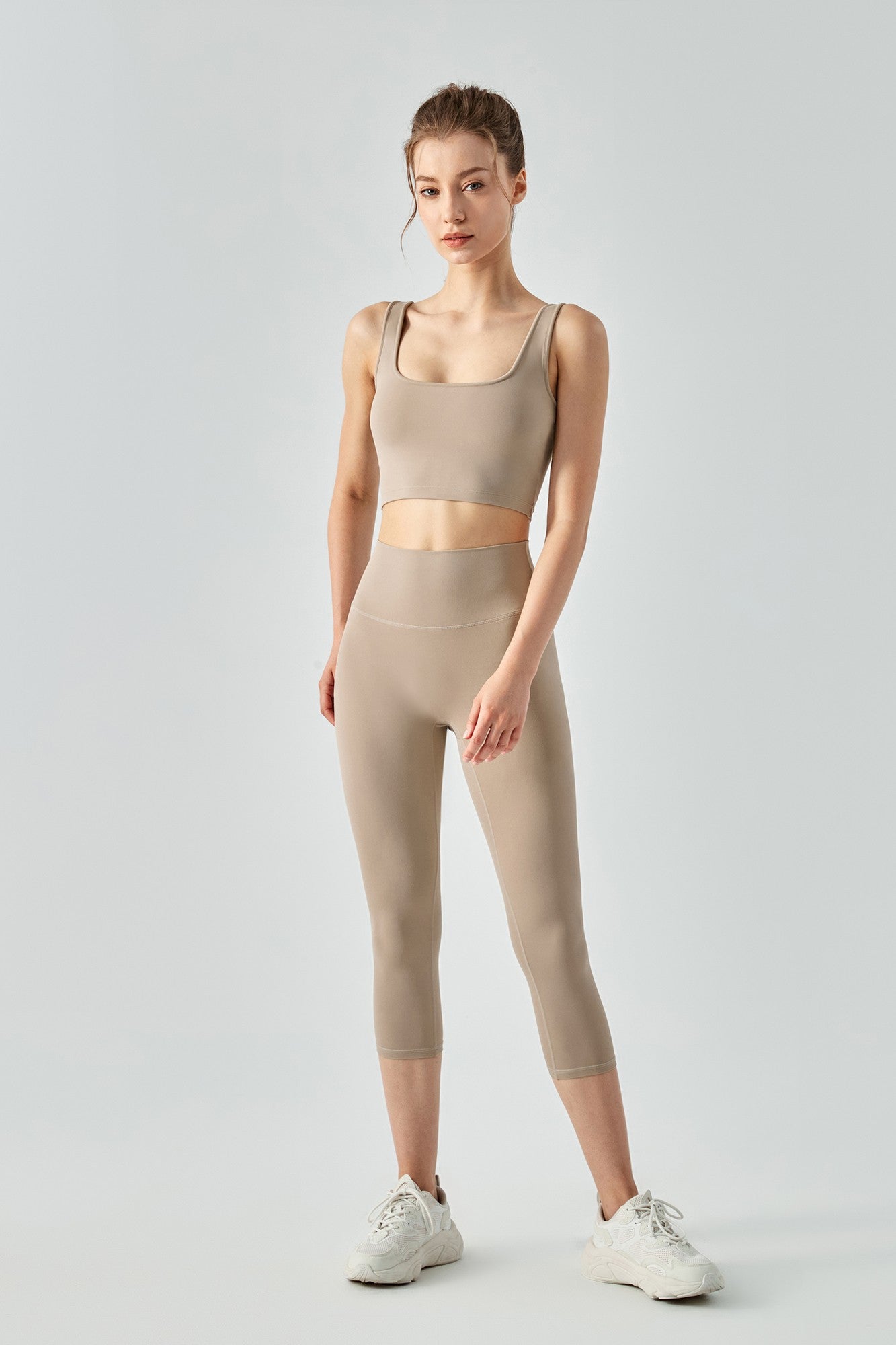 Activewear Set with Sports Bra &amp; Capri Legging  - Chic &amp; Versatile