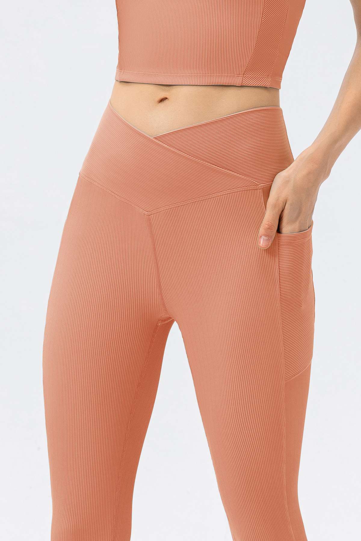 Ribbed V-Shape Leggings with Pockets