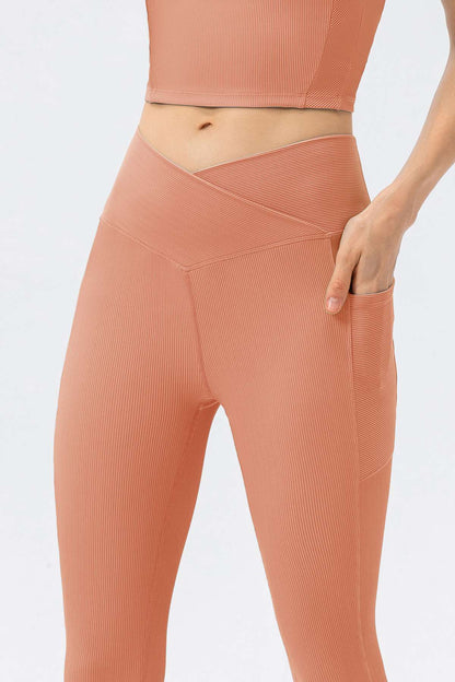 Ribbed V-Shape Leggings with Pockets