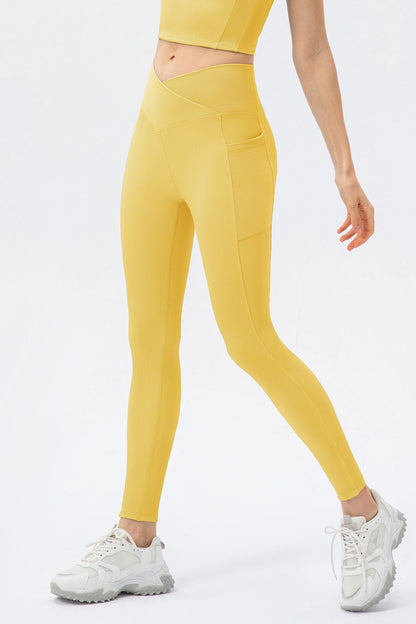 Ribbed V-Shape Leggings with Pockets