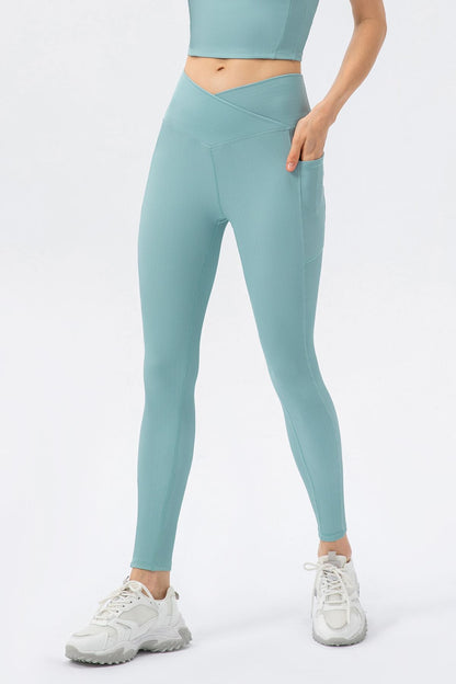 Ribbed V-Shape Leggings with Pockets