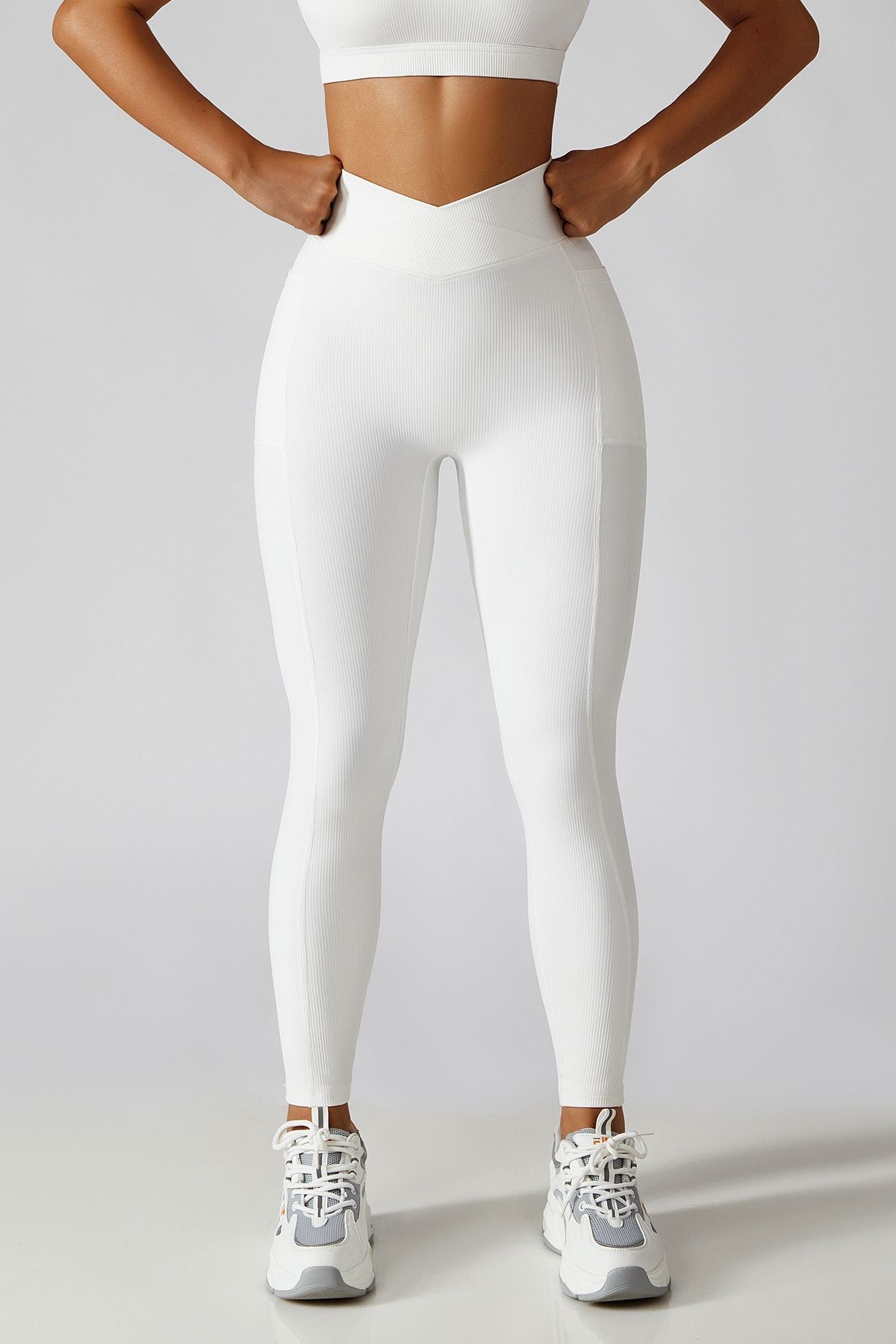 Ribbed V-Waist Legging with Pockets